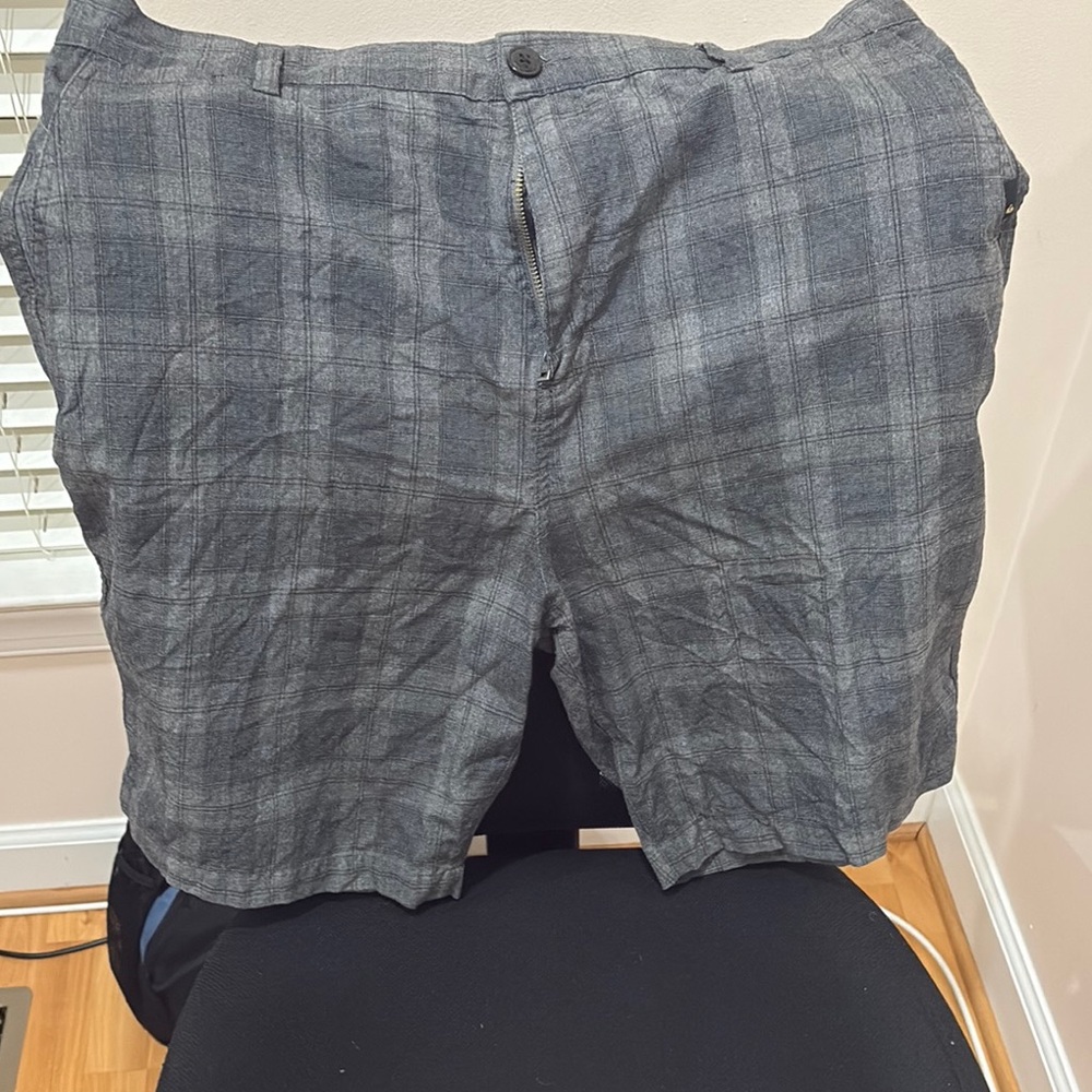 Men's Gray Plaid Shorts